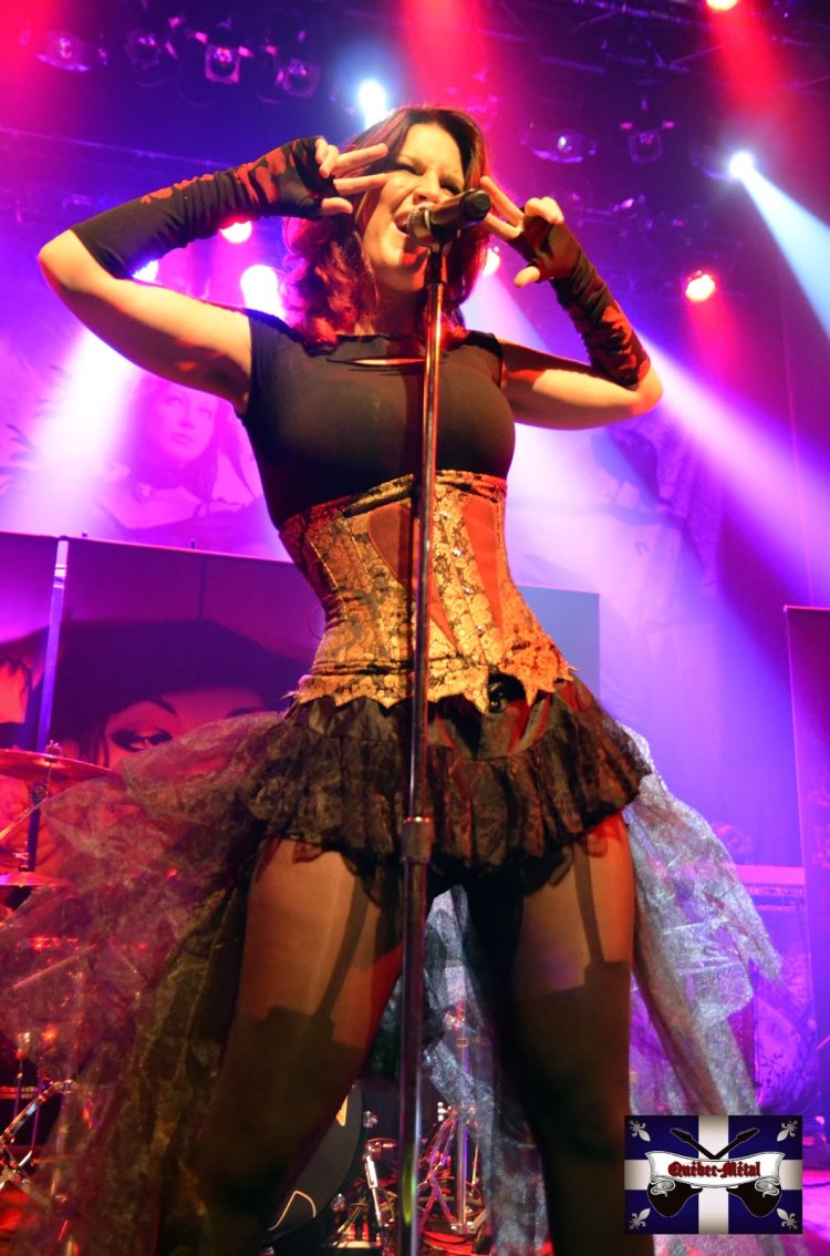 Charlotte Wessels in a swimsuit