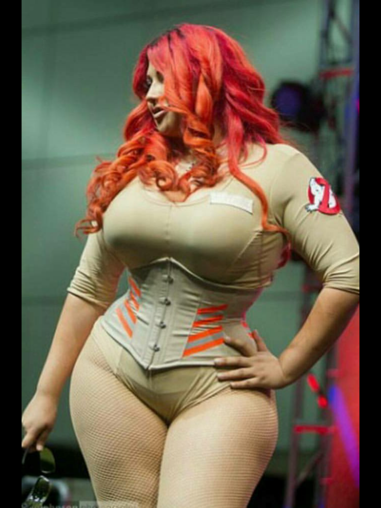 Ivy Doomkitty in a swimsuit