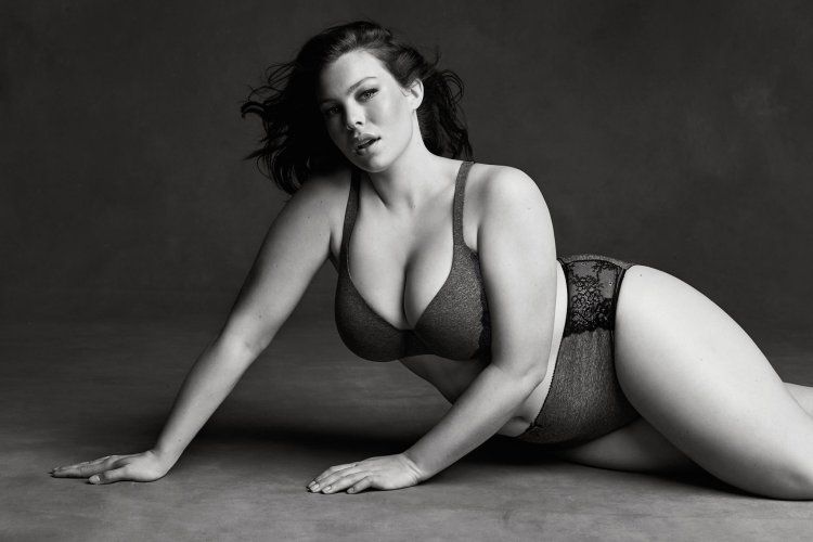 Alicia Castro plus size model