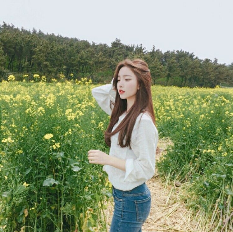 Korean girls in nature