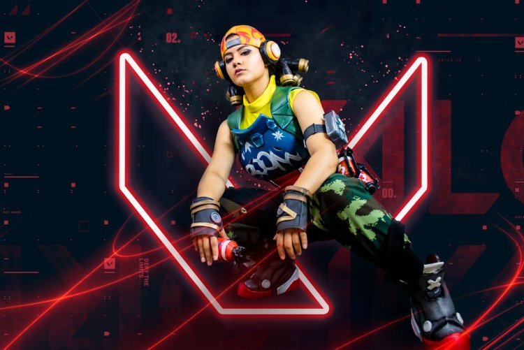 Valorant Raze Cosplay