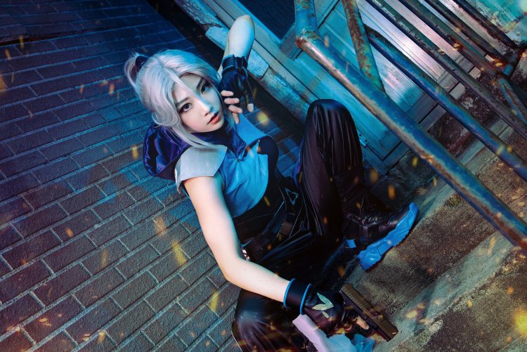 Jett Valorant Cosplay