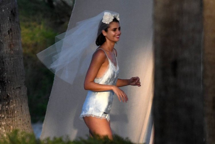 Taylor hill hot pics