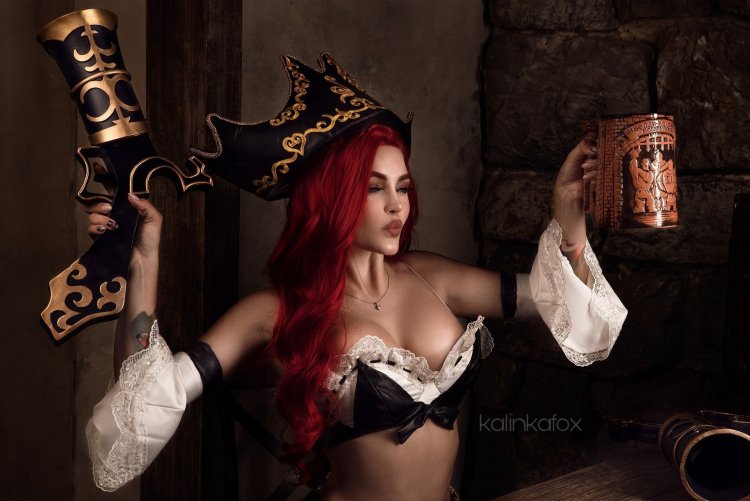 Kalinka Fox cosplay Miss Fortune