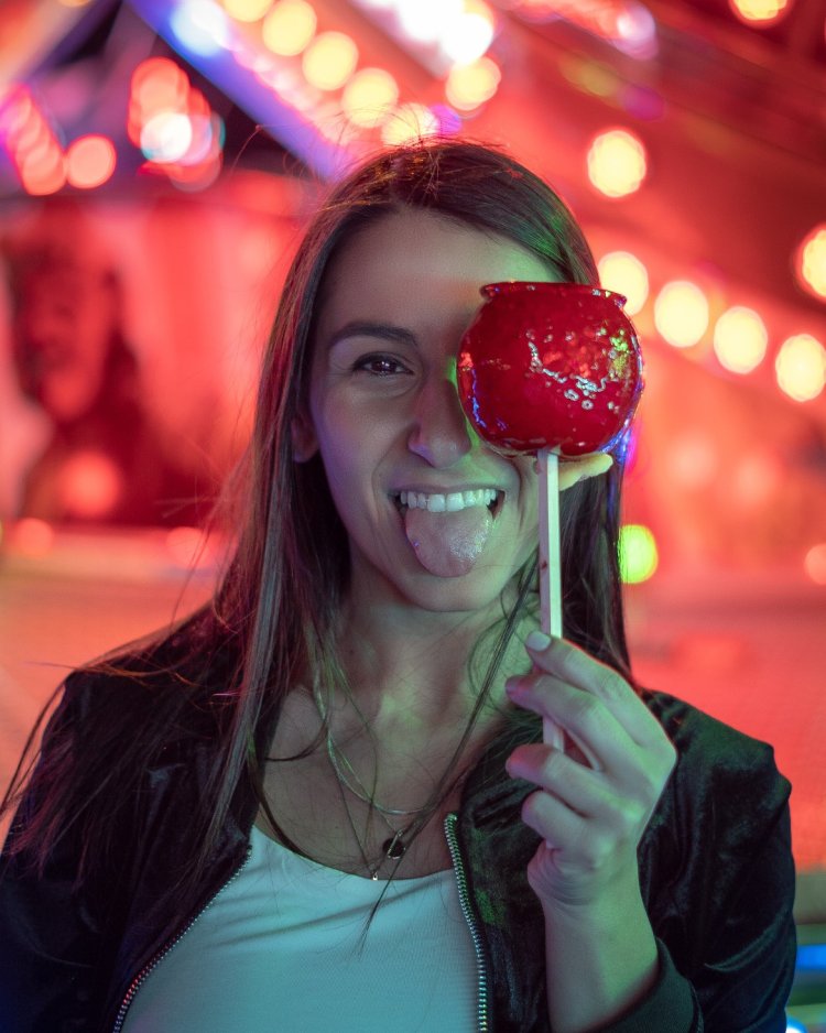 Danica Mori from the set