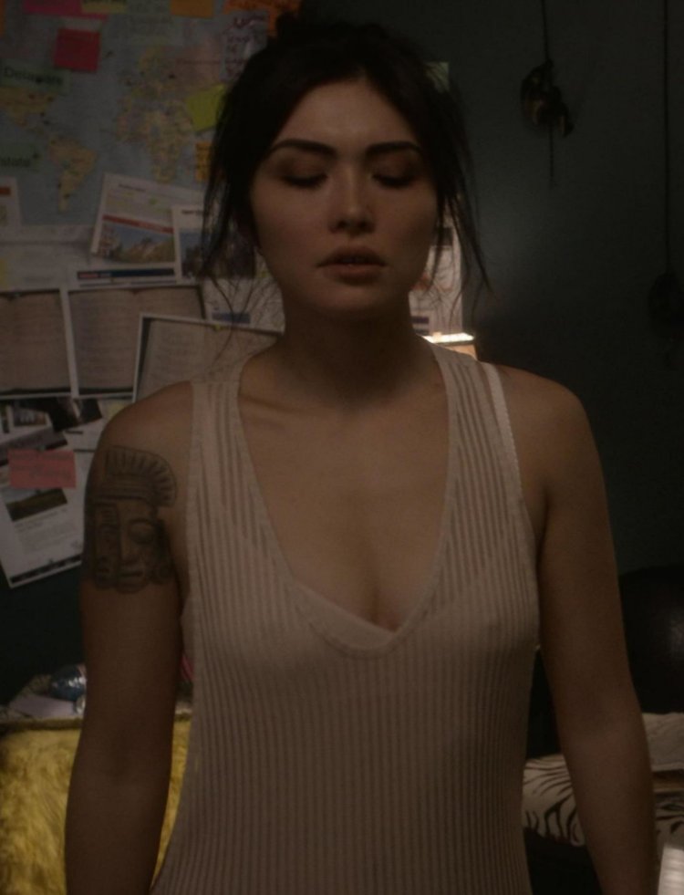 Daniella Pineda plum