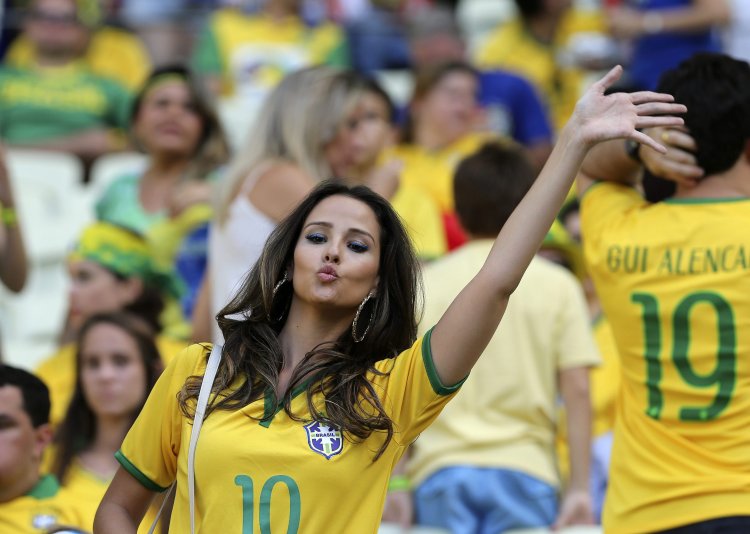 Brazilian Cheerleader 2002