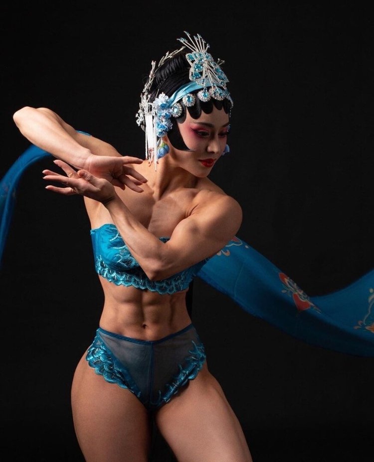 Yuan Hong bodybuilder