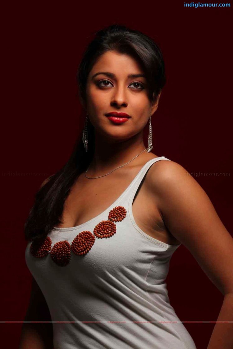 Beautiful Indian women with big breasts