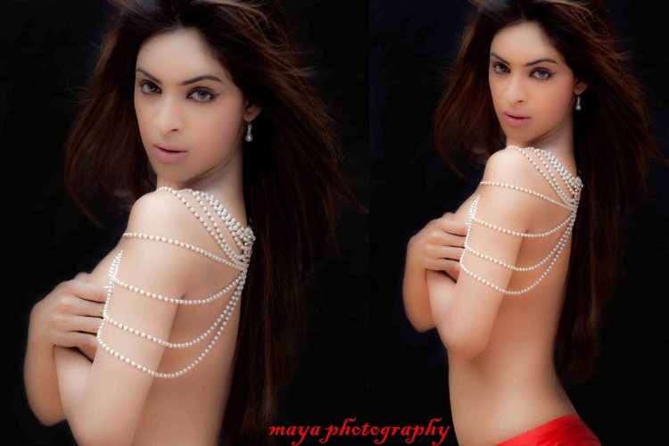 Daniela Perez latina model