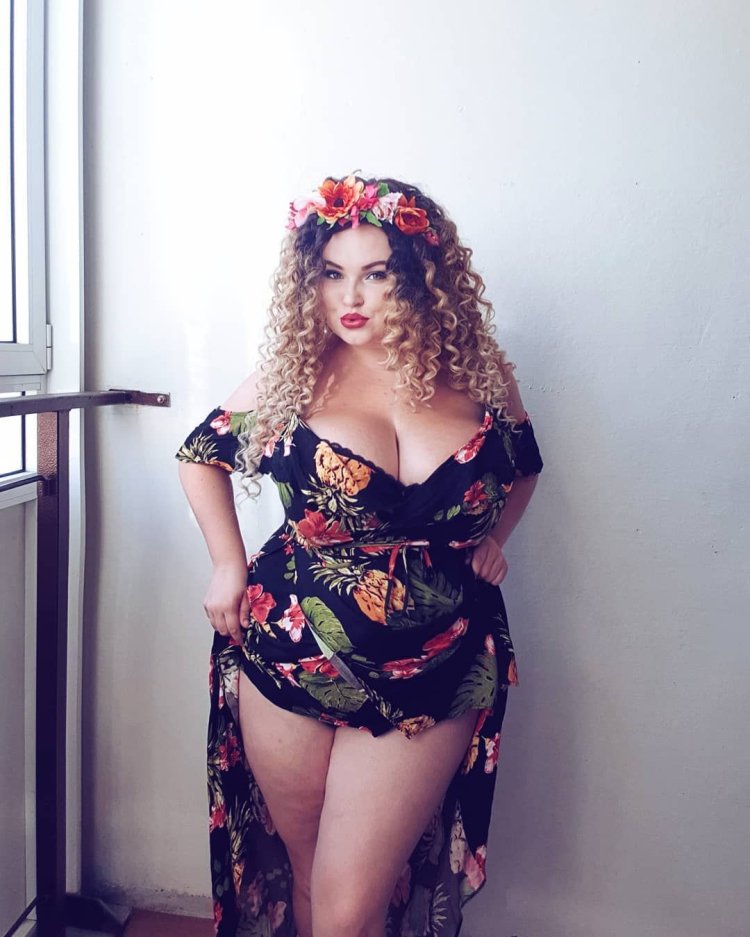 Alena Shaitarova plus size