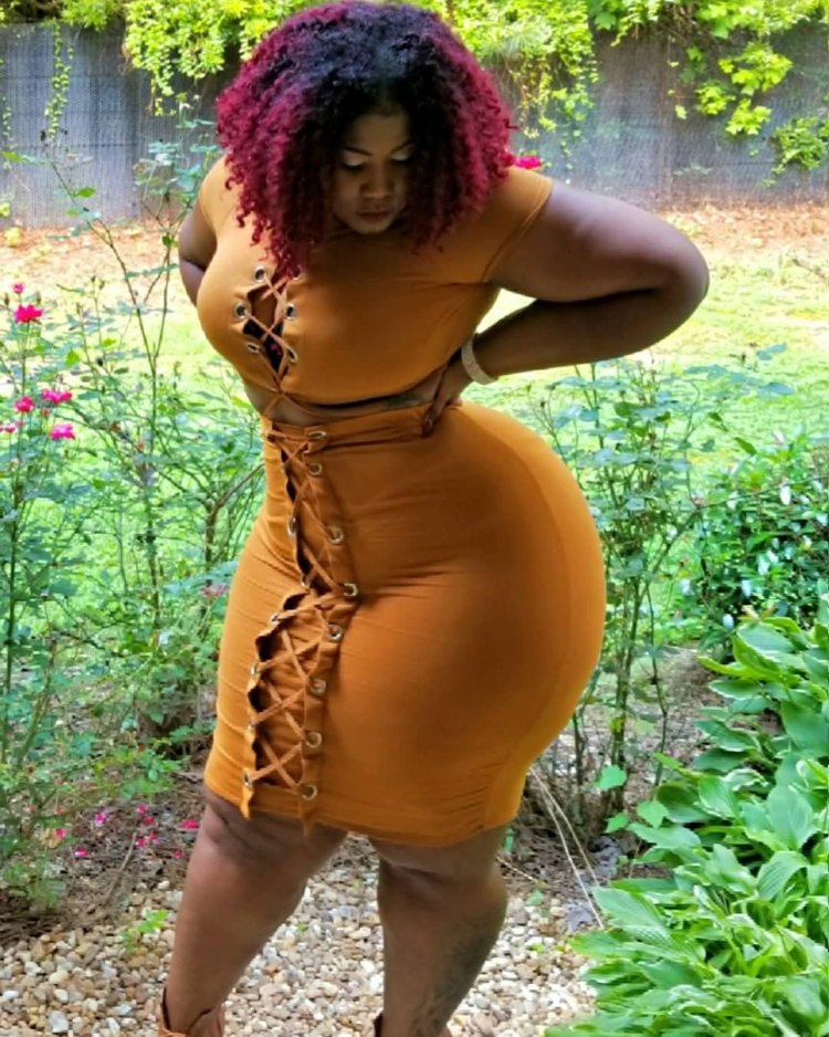 Thick thighs in leggings