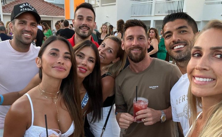 Lionel Messi and Antonella Roccuzzo in a swimsuit