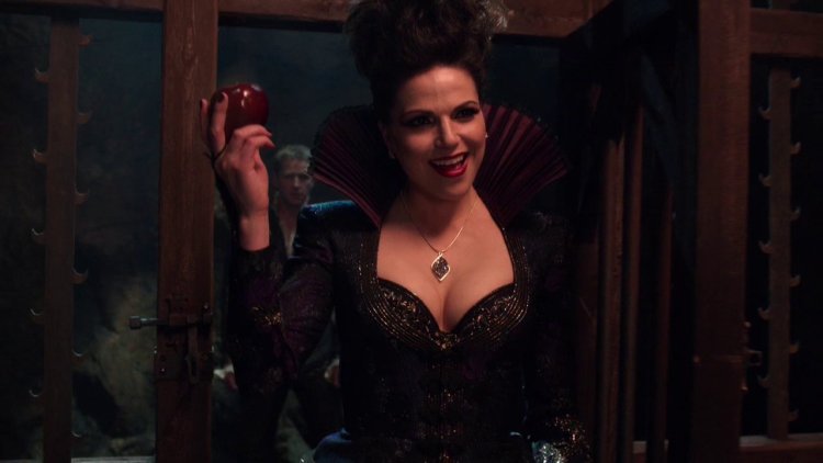 Regina Mills evil queen with heart