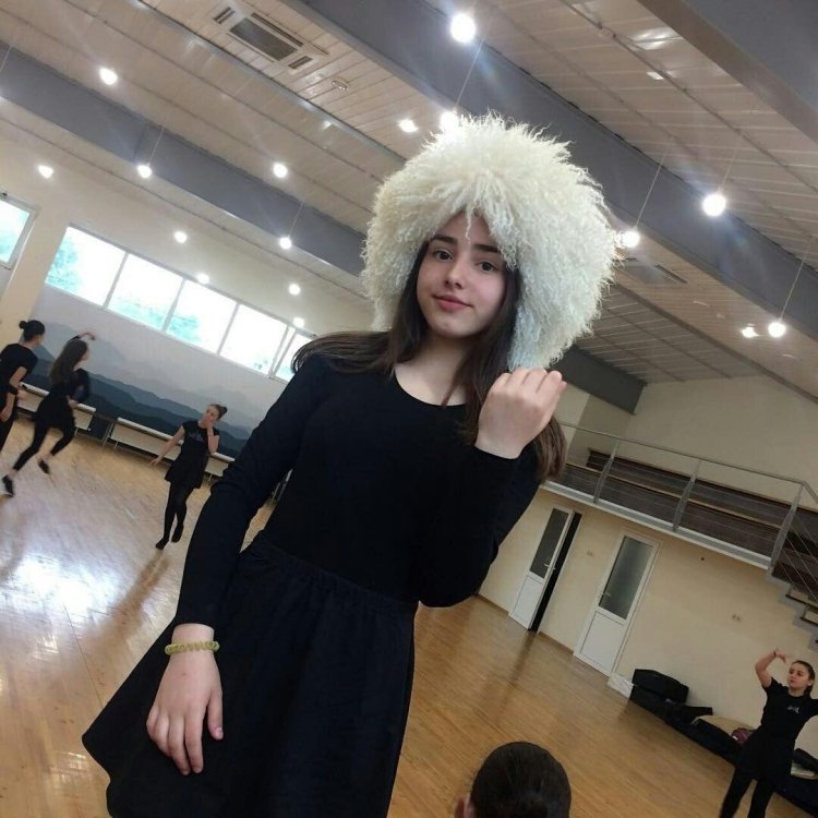 Selena Claudia is a fan of Khabib