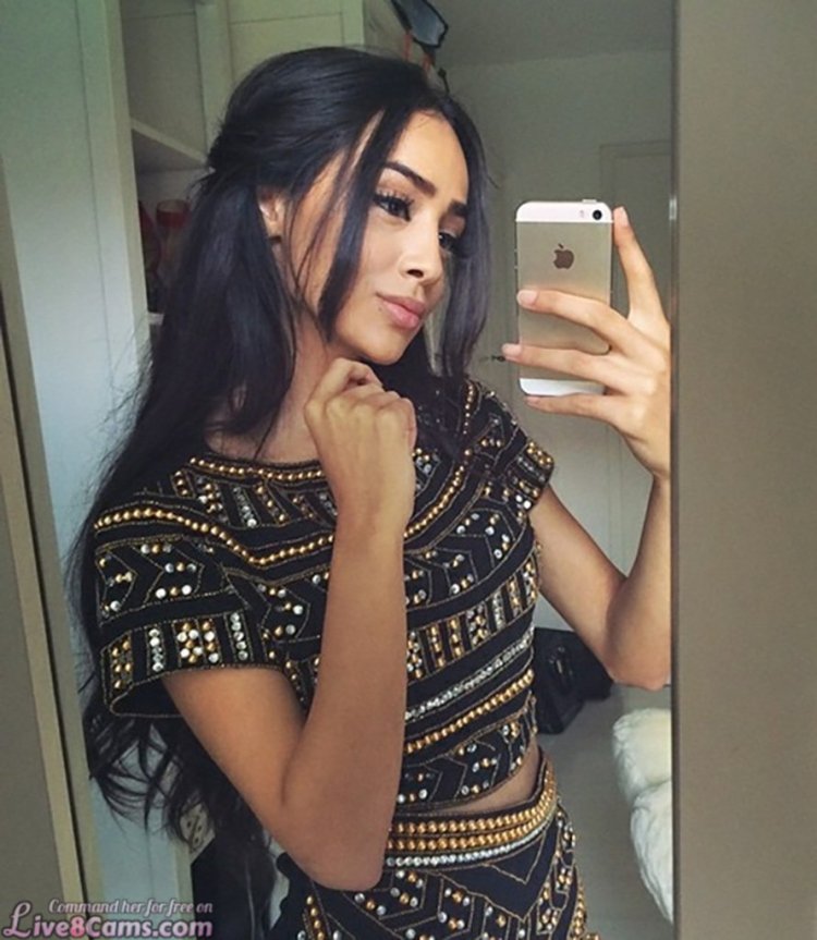 Beautiful Armenian women selfie