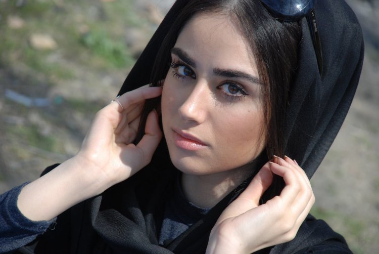 Iranian actress Haniya Gholami