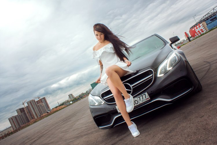 Mercedes e63 AMG Girls