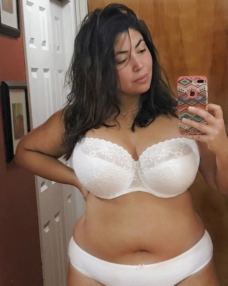 Maggie Brown plus size model