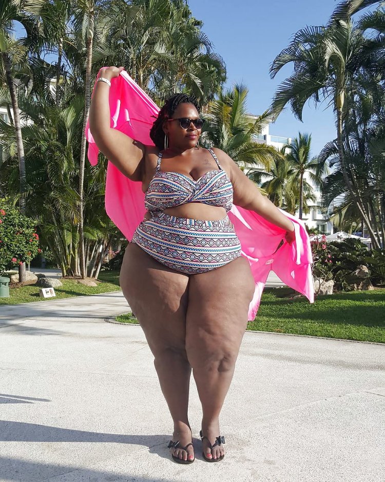 Mega culona (Genoveva)