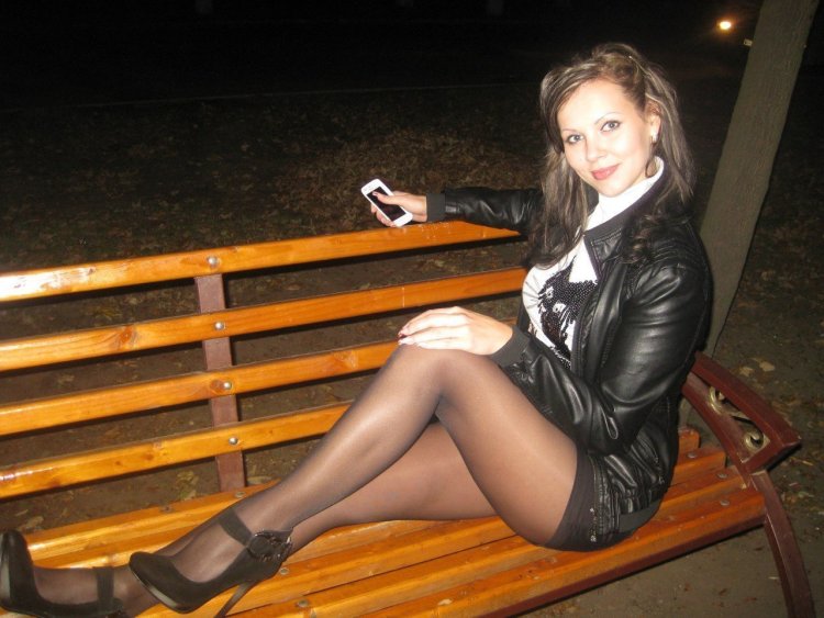 Amateur girls in pantyhose