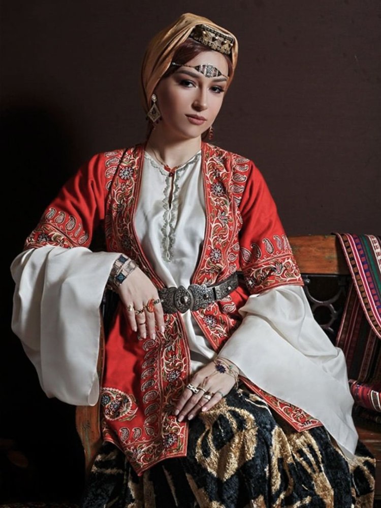 Azeibarjan national costume
