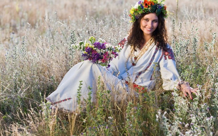 Russian girls in wreaths