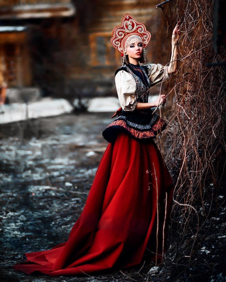 Kokoshniki Russian style Margarita Kareva