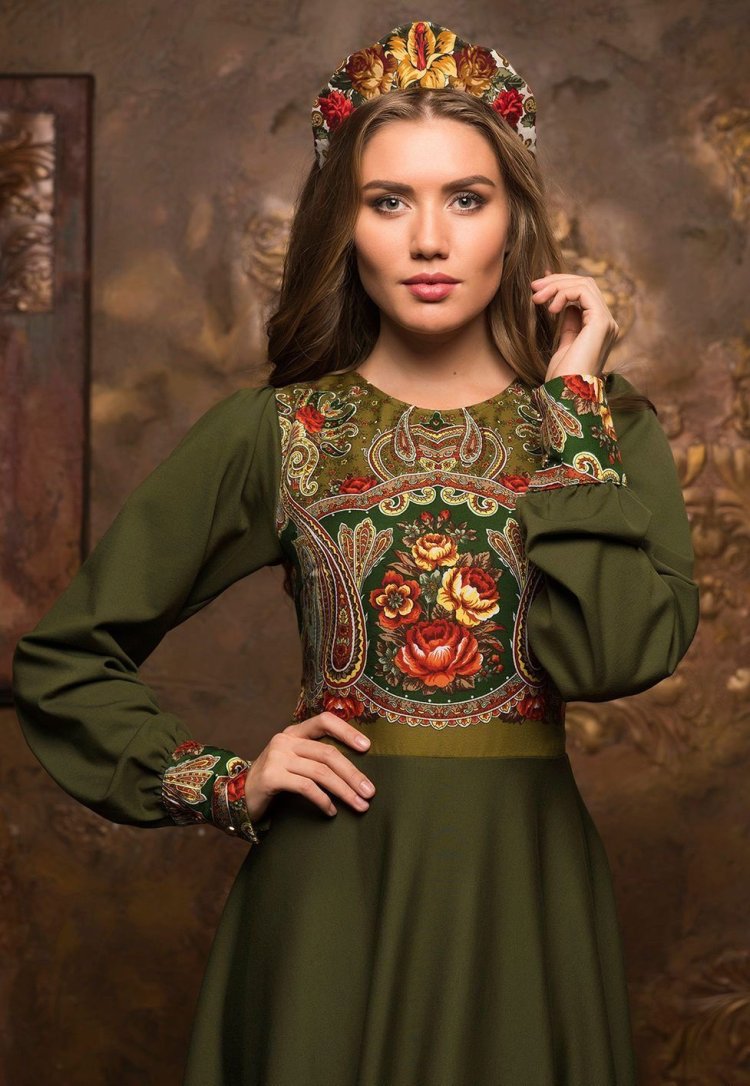 Russian style in clothes