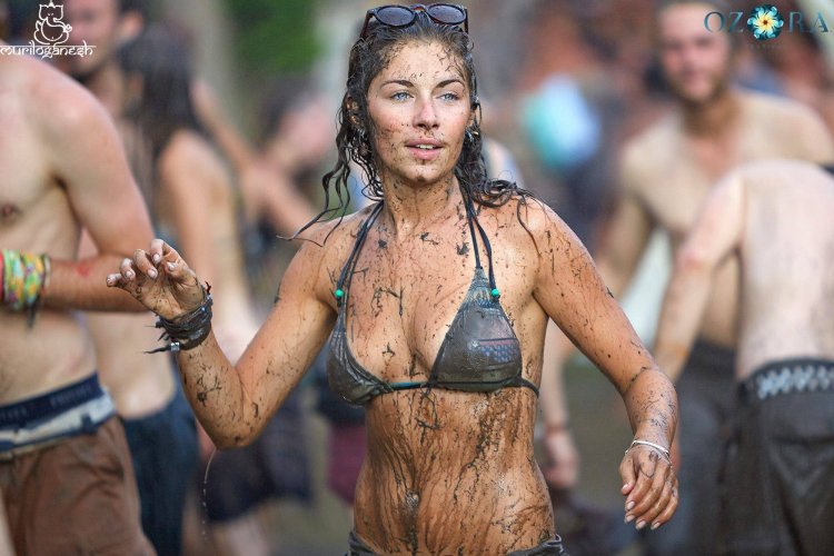 Ozora Festival girls