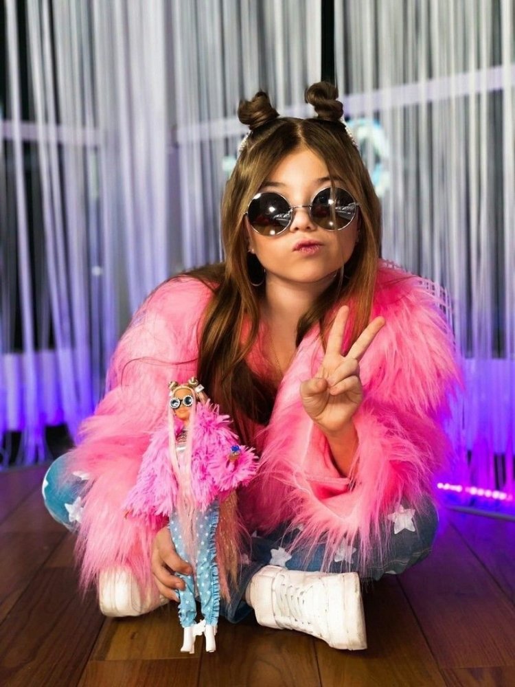 Milana Khametova blogger