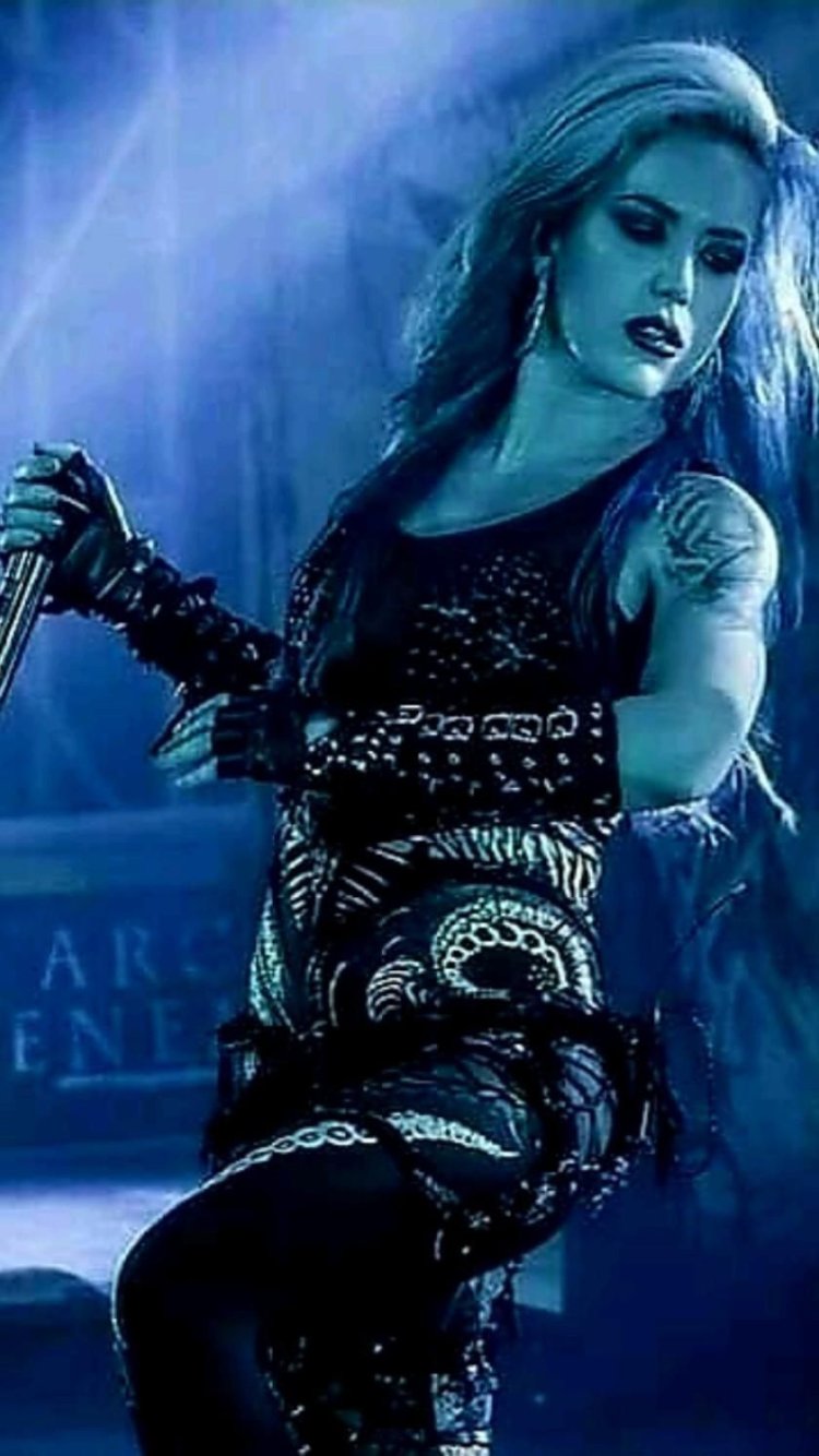 Alissa White Gluz Costumes
