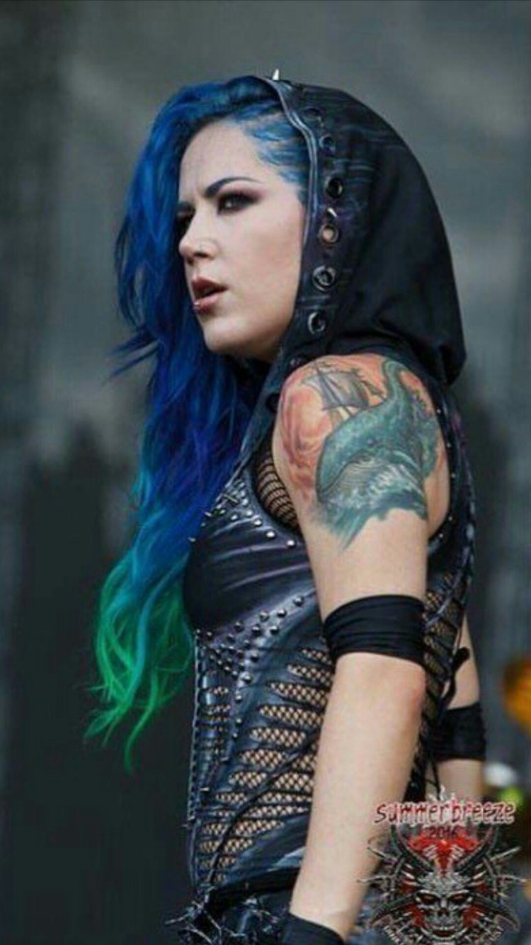 Alissa White Gluz 2016