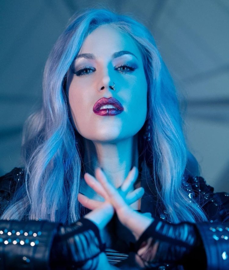 Alissa White-Gluz the Agonist