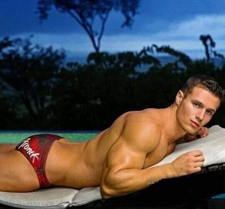 Lucas Malvacini Lucas Malvacini gay