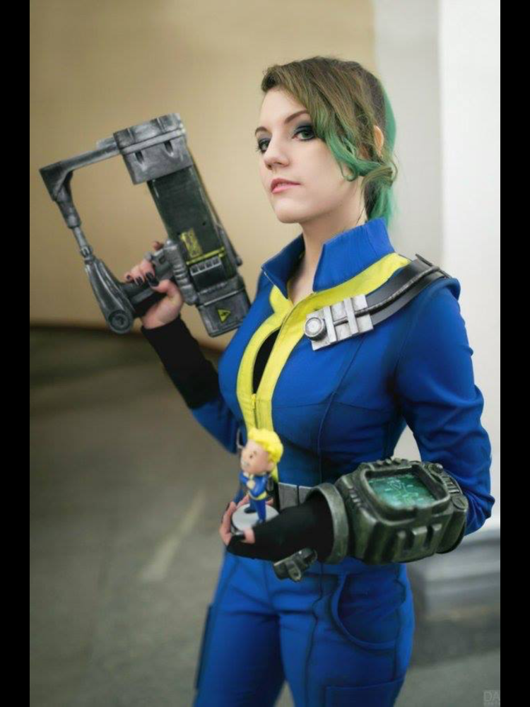 Irina Sabetskaya Evenink Cosplay plum