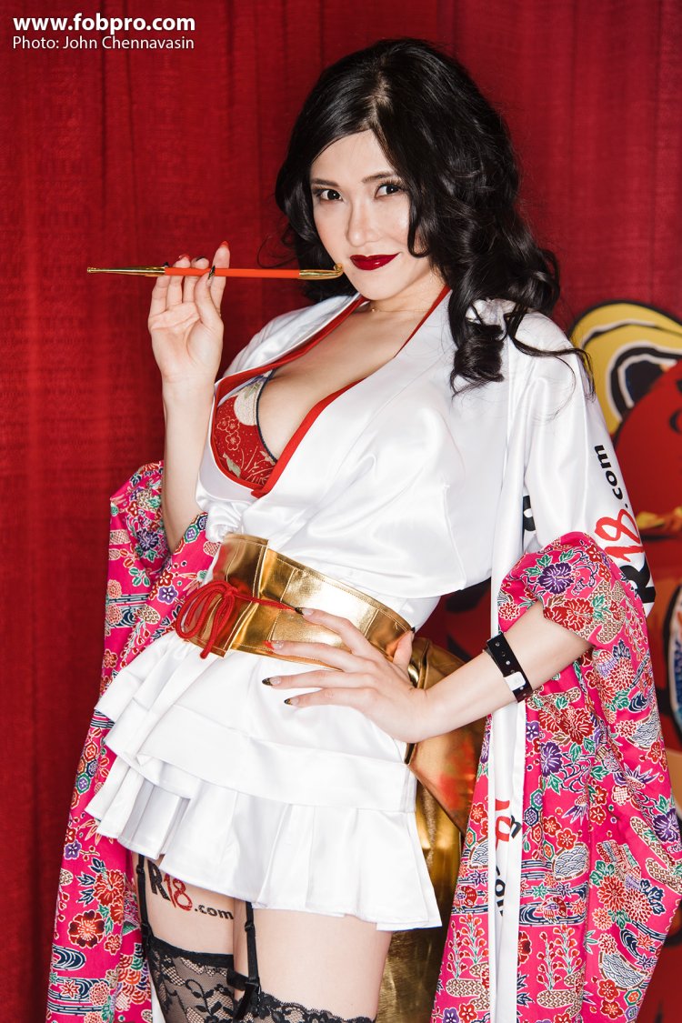 Okita Anri in kimono