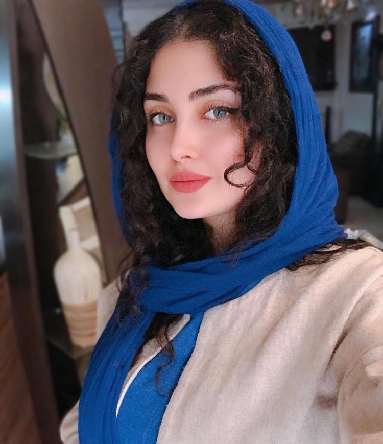 Iranian girl with beautiful eyes