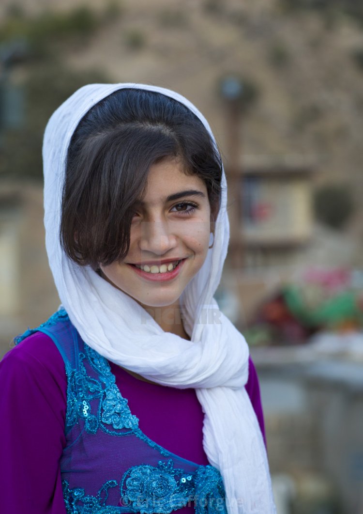 Syrian girls are blue-eyed