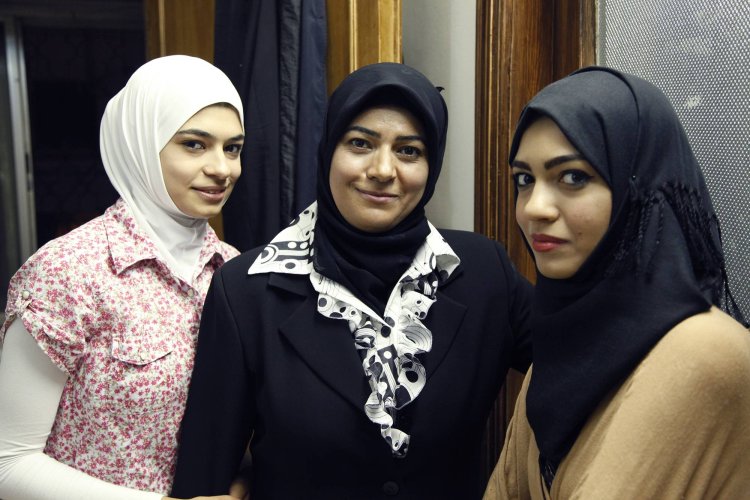 Lebanese ordinary women photo