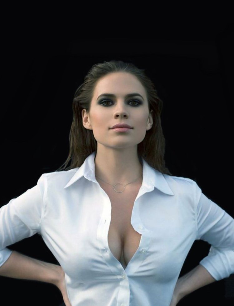 Larson Scarlett Johansson