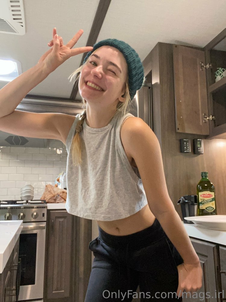 Omgcosplay scarlet witch