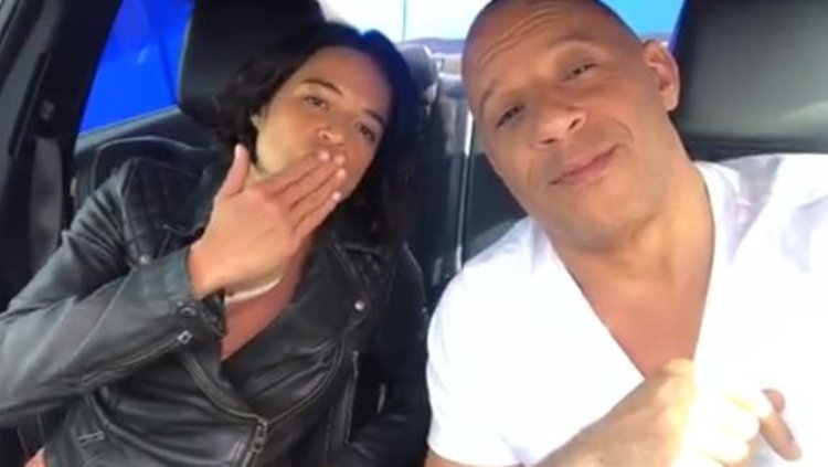 Riley Reid in booty shorts