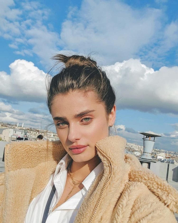 Taylor hill haircut