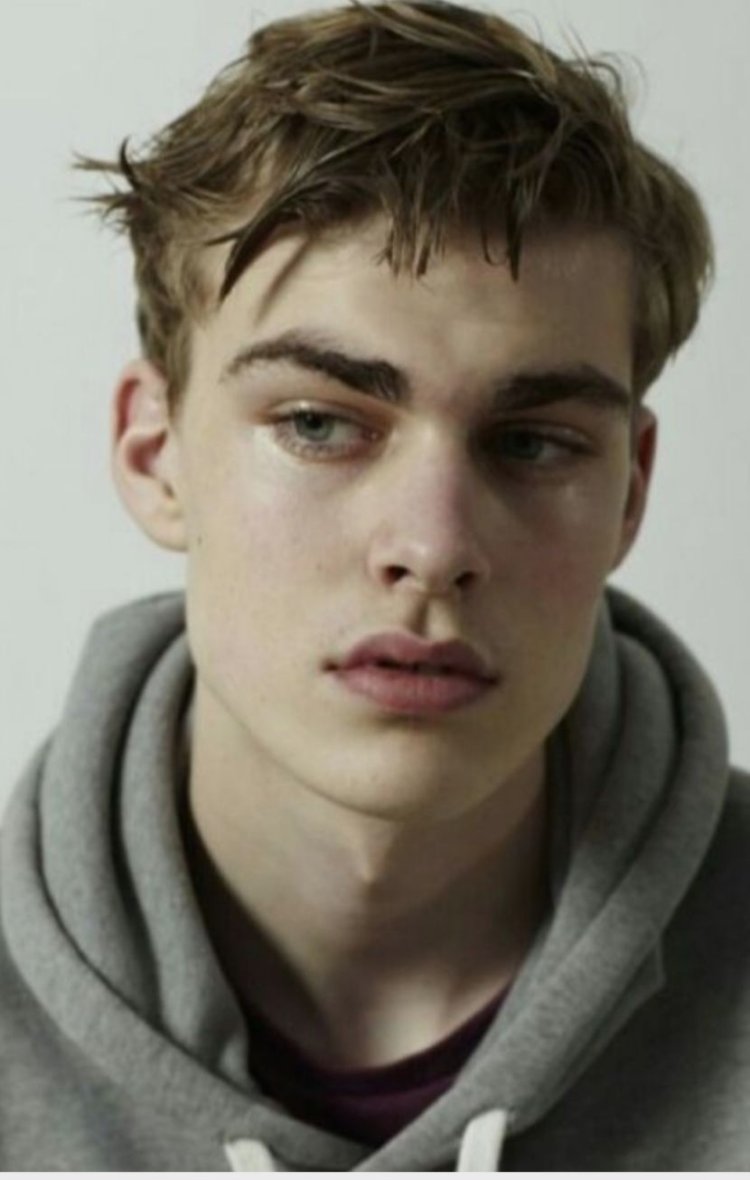 Sasha Volosatov model