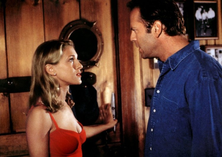 Strike Distance movie 1993