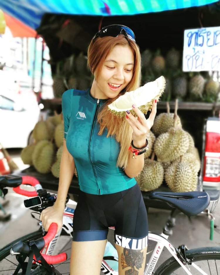 Beautiful Asian sportswomen