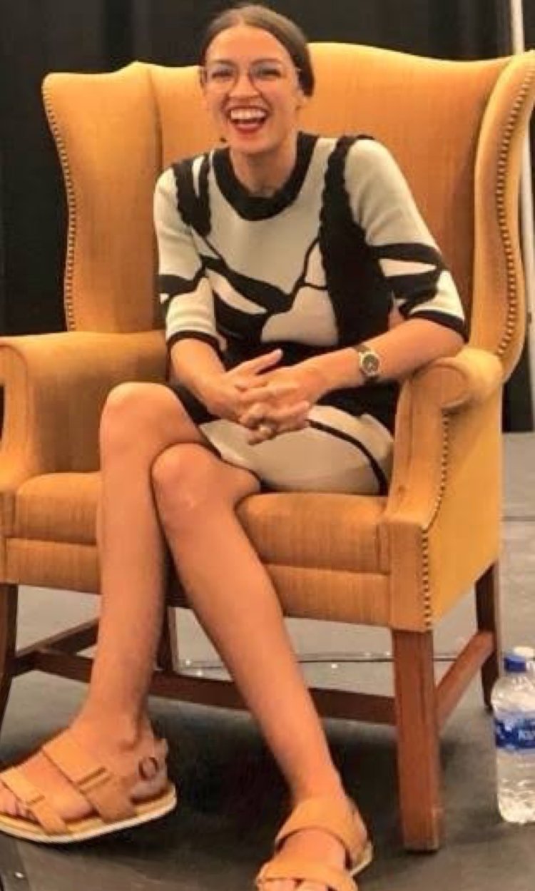 Alexandra Ocasio Cortez feet