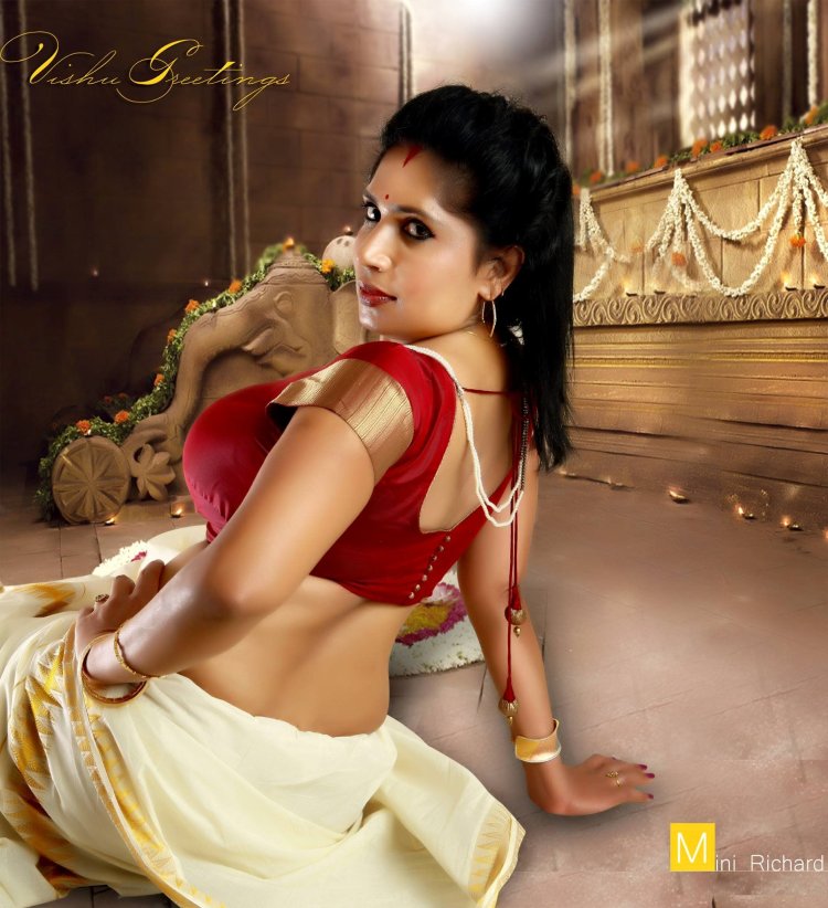Mini Richard hot in Saree