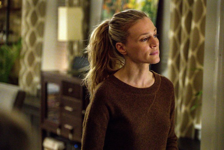 Tracy Spiridakos Chicago